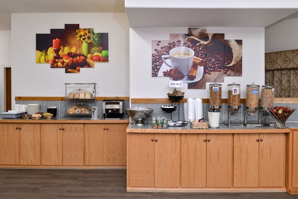 Canadas Best Value Inn Valemount Facilități foto