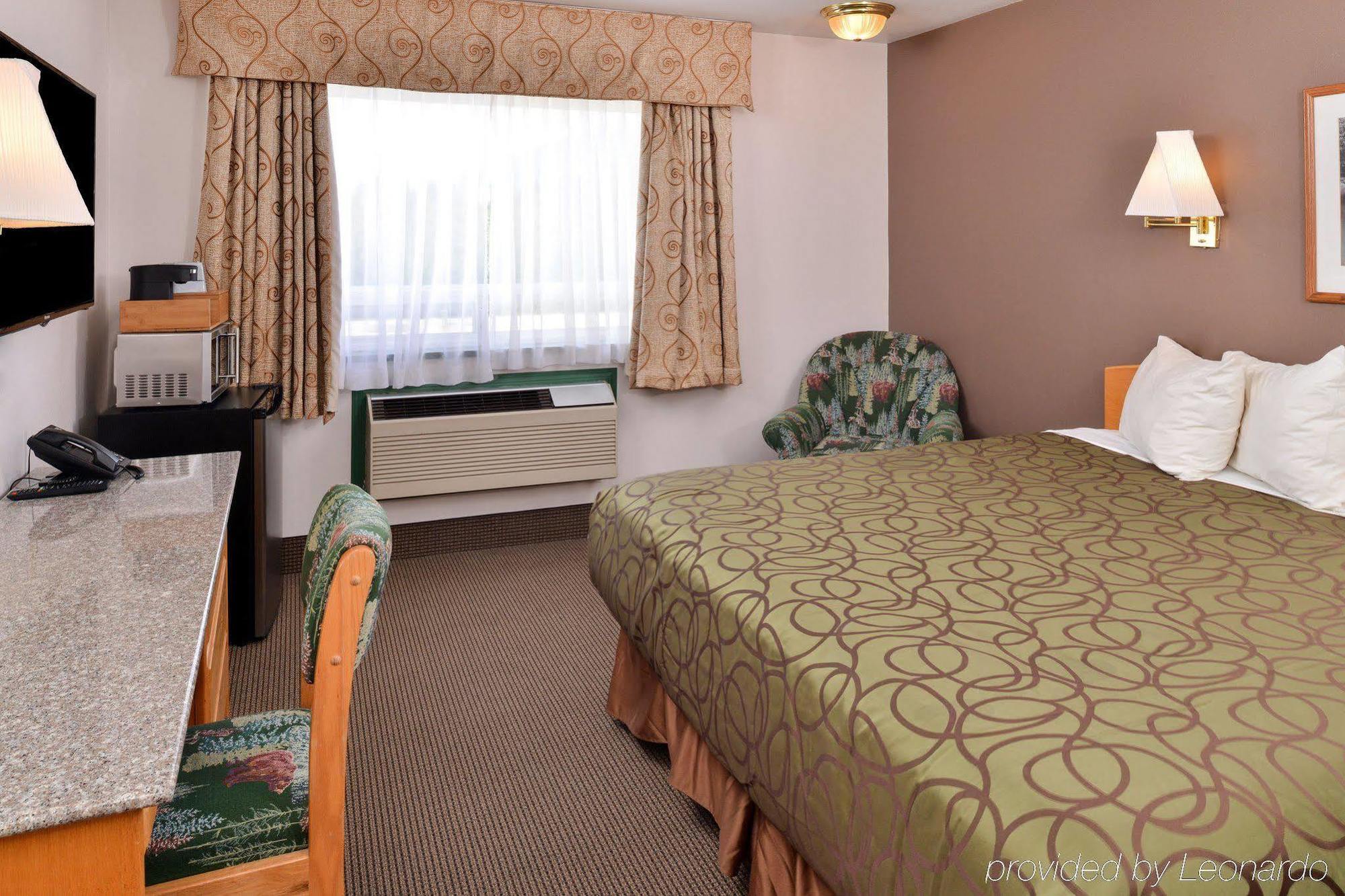 Canadas Best Value Inn Valemount Exterior foto